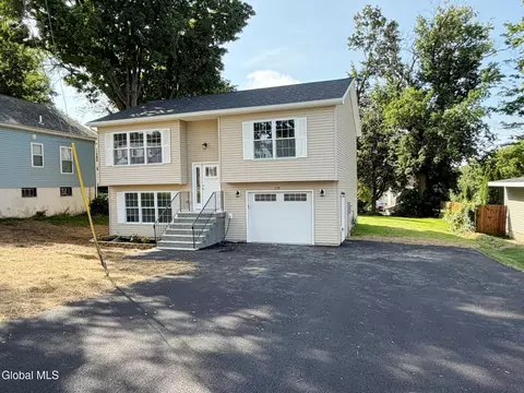 228 Hampton Ave, Rensselaer, NY 12144