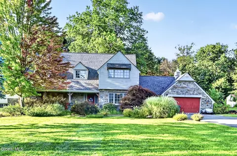 33 Alva St, East Greenbush, NY 12061