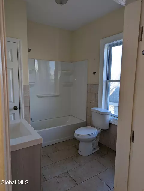 Bath - 331 1st St, Troy, NY 12180 photo 2 of 2