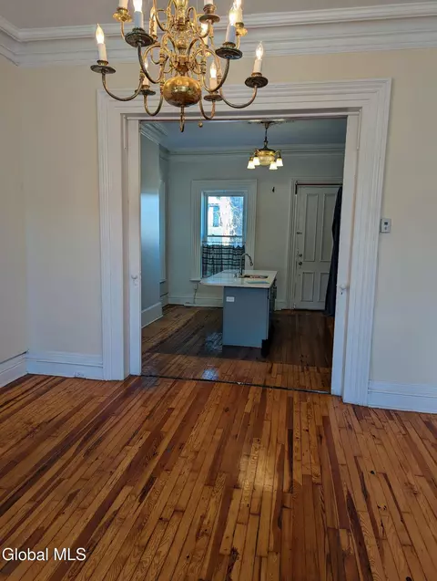 Dining - 331 1st St, Troy, NY 12180 photo 1 of 2
