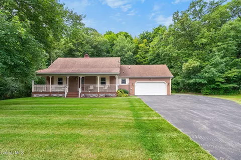 935 Altamont-voorheesville Rd, Altamont, NY 12009
