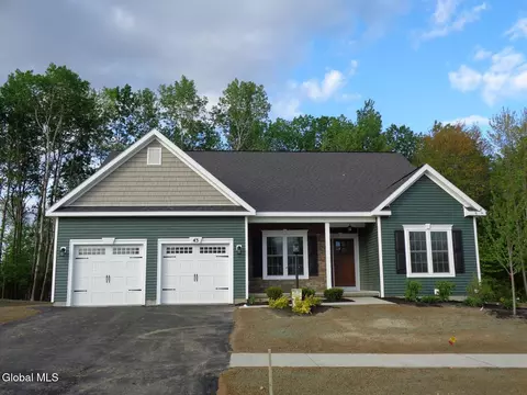 1 Jack Dr, Mechanicville, NY 12118