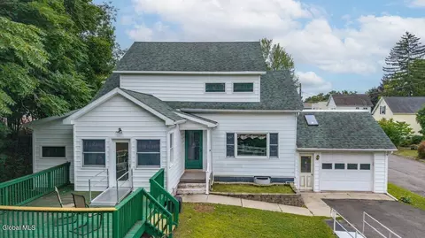 7 1st St, Cohoes, NY 12047