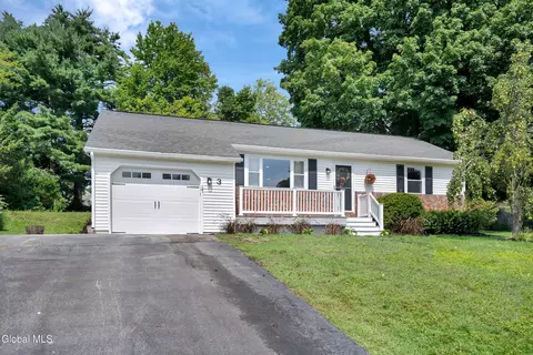 3 Colonial Ct, Queensbury, NY 12804