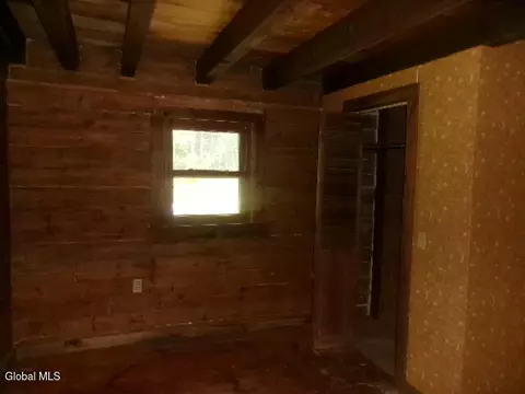 Bedroom - 271 Hickey Rd, Hampton, NY 12837 photo 10 of 14