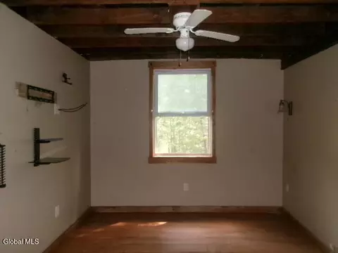 Bedroom - 271 Hickey Rd, Hampton, NY 12837 photo 13 of 14
