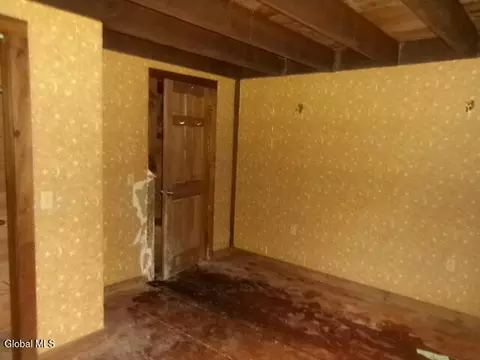 Bedroom - 271 Hickey Rd, Hampton, NY 12837 photo 11 of 14