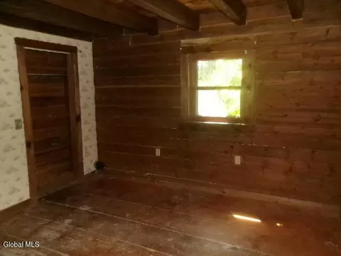 Bedroom - 271 Hickey Rd, Hampton, NY 12837 photo 7 of 14