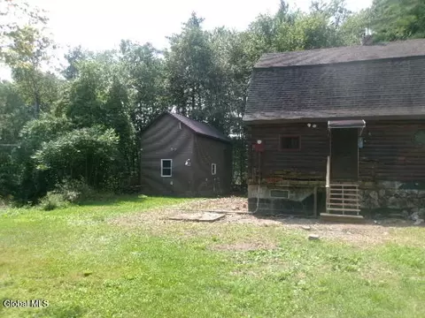 Exterior - 271 Hickey Rd, Hampton, NY 12837 photo 2 of 20