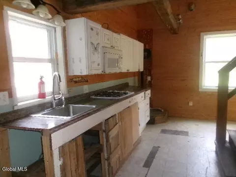 Kitchen - 271 Hickey Rd, Hampton, NY 12837 photo 5 of 5