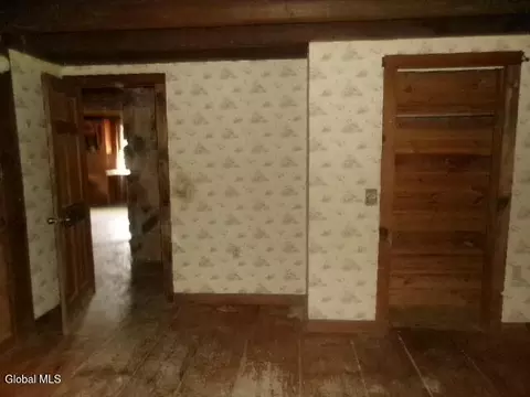 Bedroom - 271 Hickey Rd, Hampton, NY 12837 photo 8 of 14