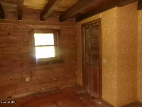 Bedroom - 271 Hickey Rd, Hampton, NY 12837 photo 12 of 14