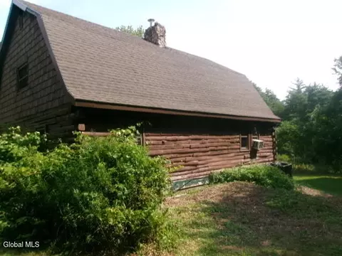 Exterior - 271 Hickey Rd, Hampton, NY 12837 photo 7 of 20