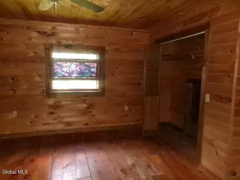 Bedroom - 271 Hickey Rd, Hampton, NY 12837 photo 3 of 14