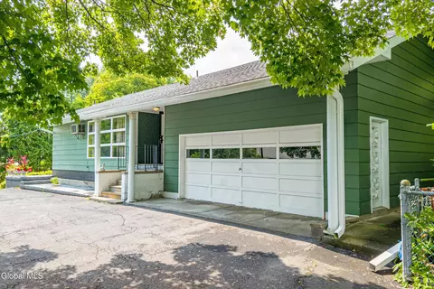 225 Ottawa St, Lake George, NY 12845