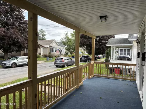 Exterior - 1928 Broad St, Schenectady, NY 12306 photo 4 of 5