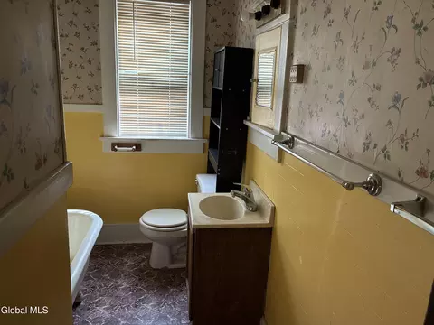 Bath - 1928 Broad St, Schenectady, NY 12306 photo 2 of 2