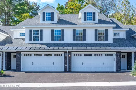 135 Carriage Blvd, Rotterdam, NY 12306