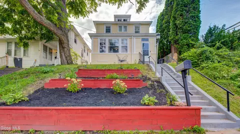 892 Warren St, Albany, NY 12208