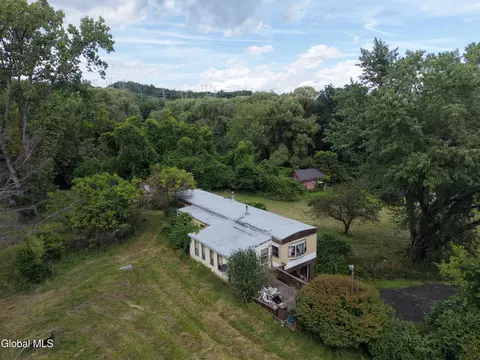 211 Roberts Hill Rd, West Coxsackie, NY 12192