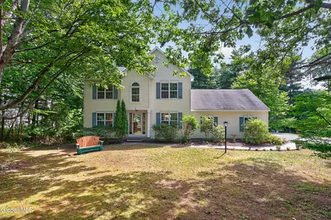 1 Loren Dr, Queensbury, NY 12804