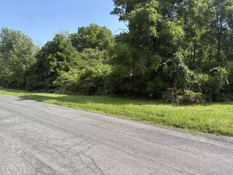 1 Hannacreek Road, Coeymans, NY 12143
