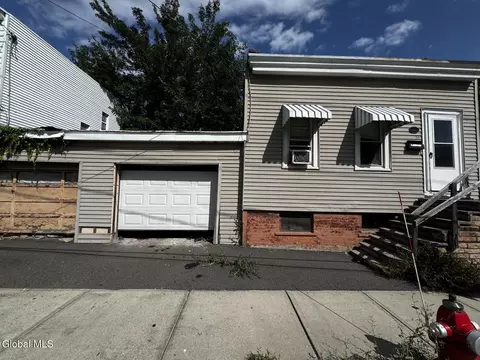 51 Slingerland St, Albany, NY 12202