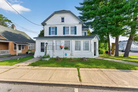 56 Amherst St, Lake George, NY 12845