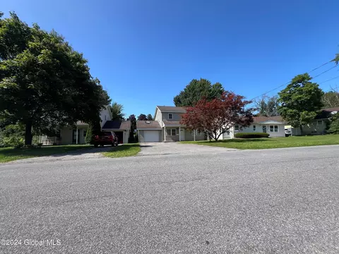 Exterior - 313 Chiswell Rd, Schenectady, NY 12304 photo 3 of 3