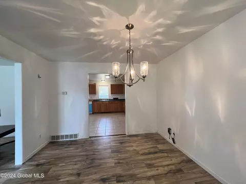 Dining - 313 Chiswell Rd, Schenectady, NY 12304 photo 1 of 1