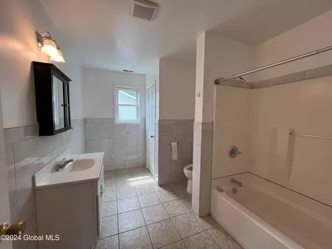 Bath - 313 Chiswell Rd, Schenectady, NY 12304 photo 2 of 2