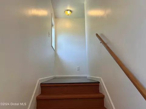Entry Way - 313 Chiswell Rd, Schenectady, NY 12304 photo 2 of 2