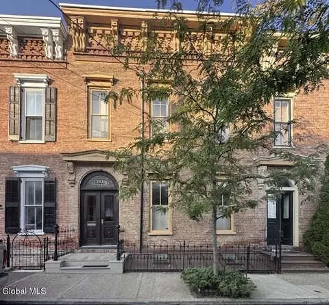 205 Allen St, Hudson, NY 12534
