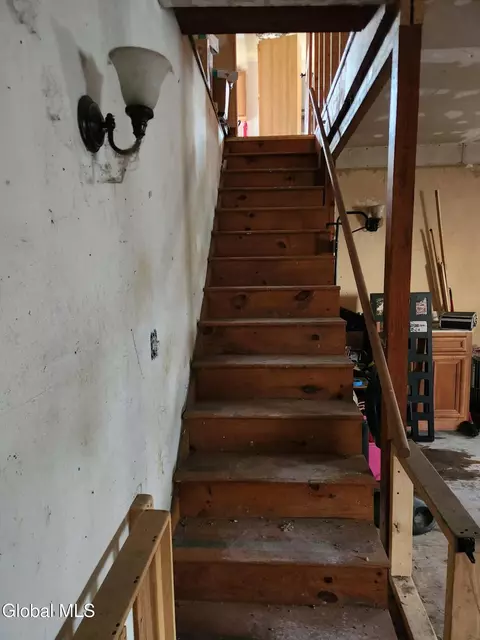 Entry Way - 125 Maple St, Corinth, NY 12822 photo 4 of 8