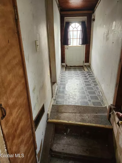 Entry Way - 125 Maple St, Corinth, NY 12822 photo 6 of 8