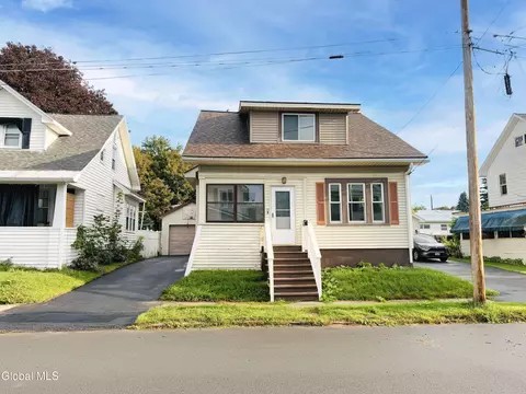 14 Crescent Ave, Amsterdam, NY 12010