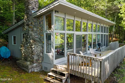 336 Beaver Pond Rd, Adirondack, NY 12808