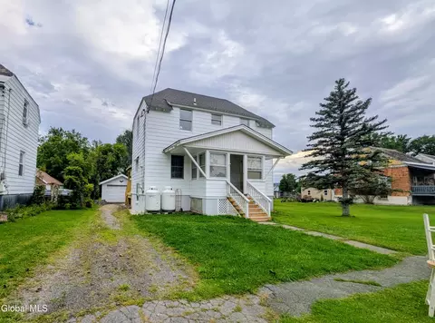 32-34 Champlain Ave, Whitehall, NY 12887