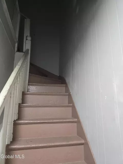 Entry Way - 4 Hawk St, Schenectady, NY 12307 photo 1 of 1