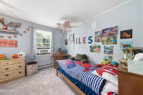 Bedroom - 233 Elm Ave E, Selkirk, NY 12158 photo 4 of 5