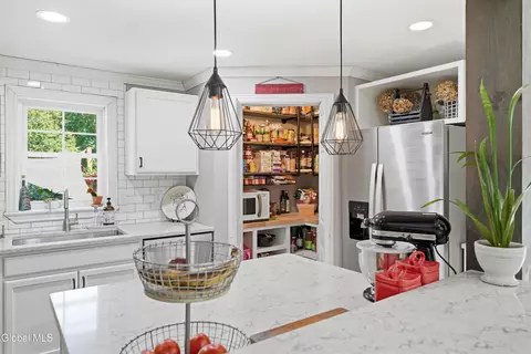 Kitchen - 233 Elm Ave E, Selkirk, NY 12158 photo 4 of 4