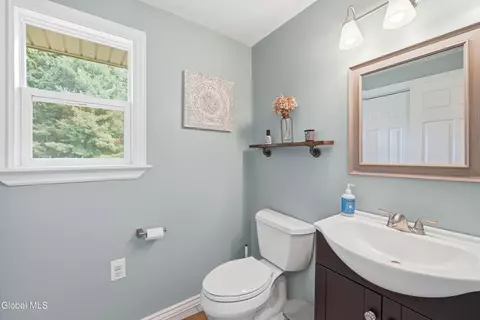 Bath - 233 Elm Ave E, Selkirk, NY 12158 photo 3 of 4