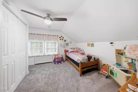 Bedroom - 233 Elm Ave E, Selkirk, NY 12158 photo 3 of 5