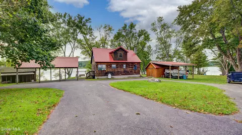 19 Curtain Ave, Mayfield, NY 12117