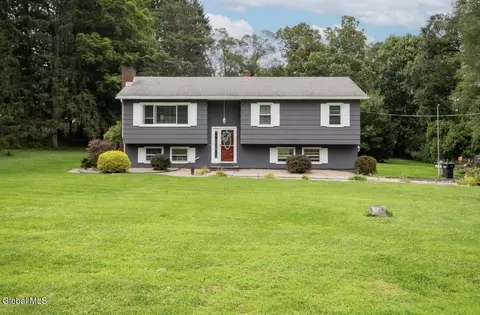 39 Hicks Rd, Queensbury, NY 12804