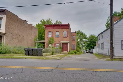 893 River St, Troy, NY 12180