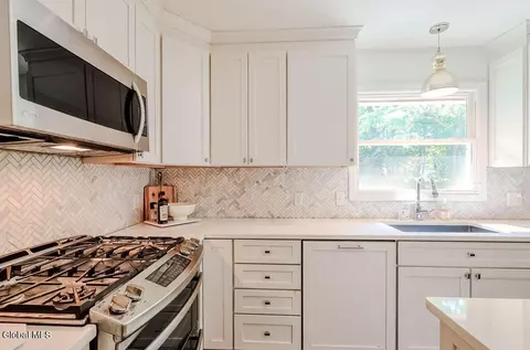 Kitchen - 222 Marshall Ave, Schenectady, NY 12304 photo 2 of 8