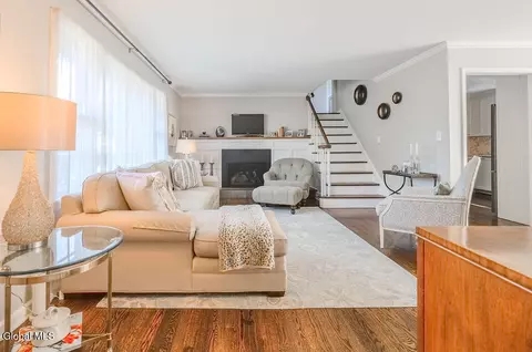 Living - 222 Marshall Ave, Schenectady, NY 12304 photo 2 of 5