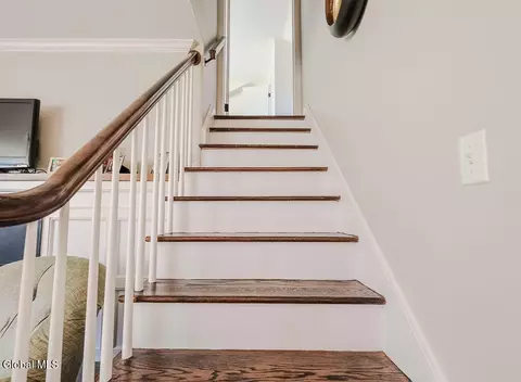 Entry Way - 222 Marshall Ave, Schenectady, NY 12304 photo 4 of 5
