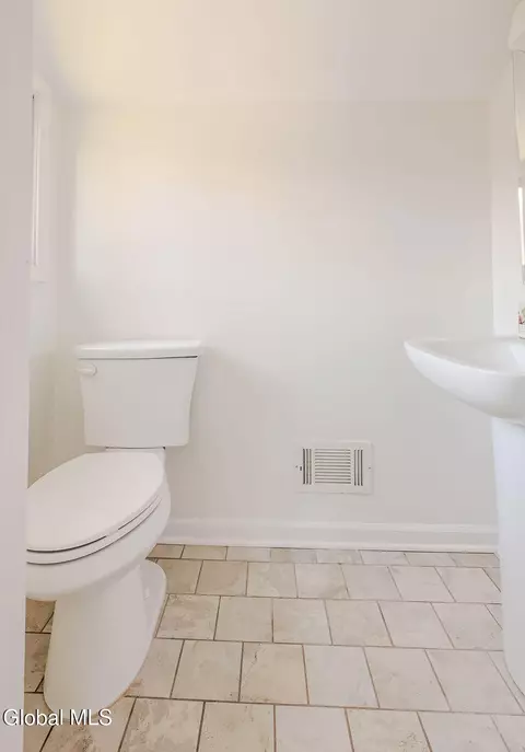Bath - 222 Marshall Ave, Schenectady, NY 12304 photo 5 of 7